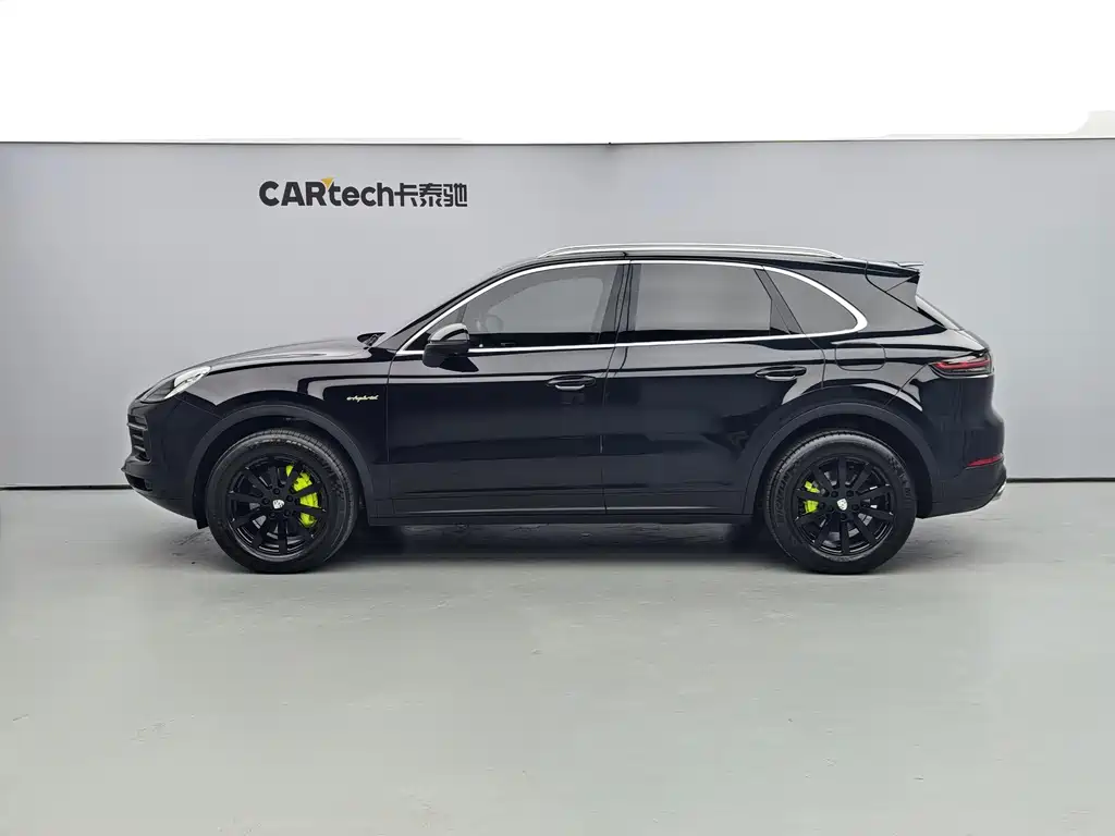 Porsche Cayenne New Energy 2019 — фото 3