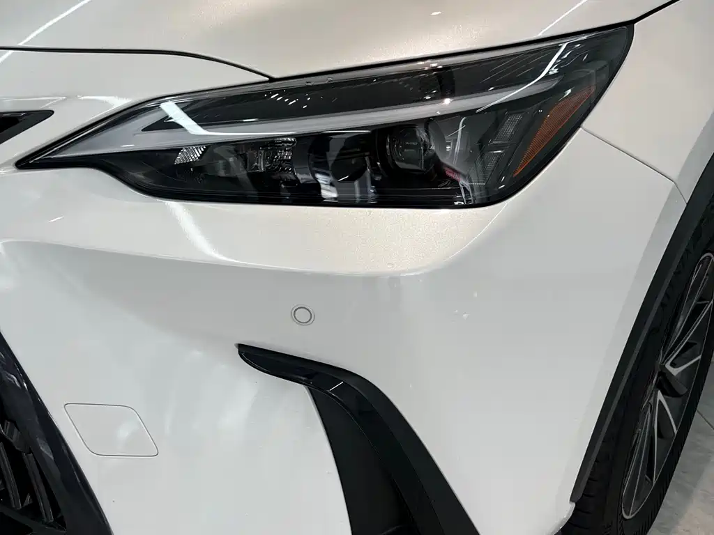 Lexus NX 2023