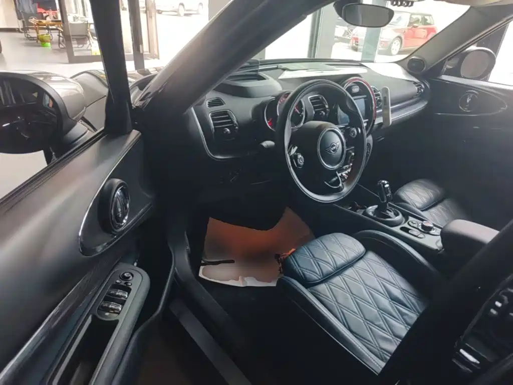 MINI Clubman 2019 — фото 16