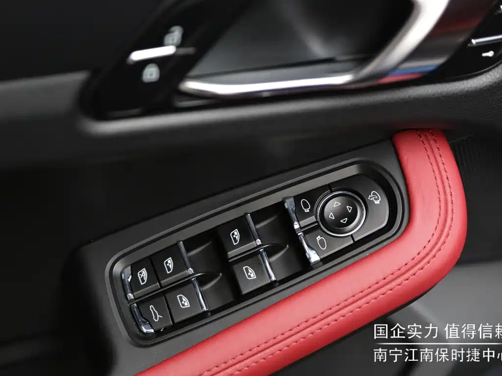 Porsche Macan 2020 — фото 10