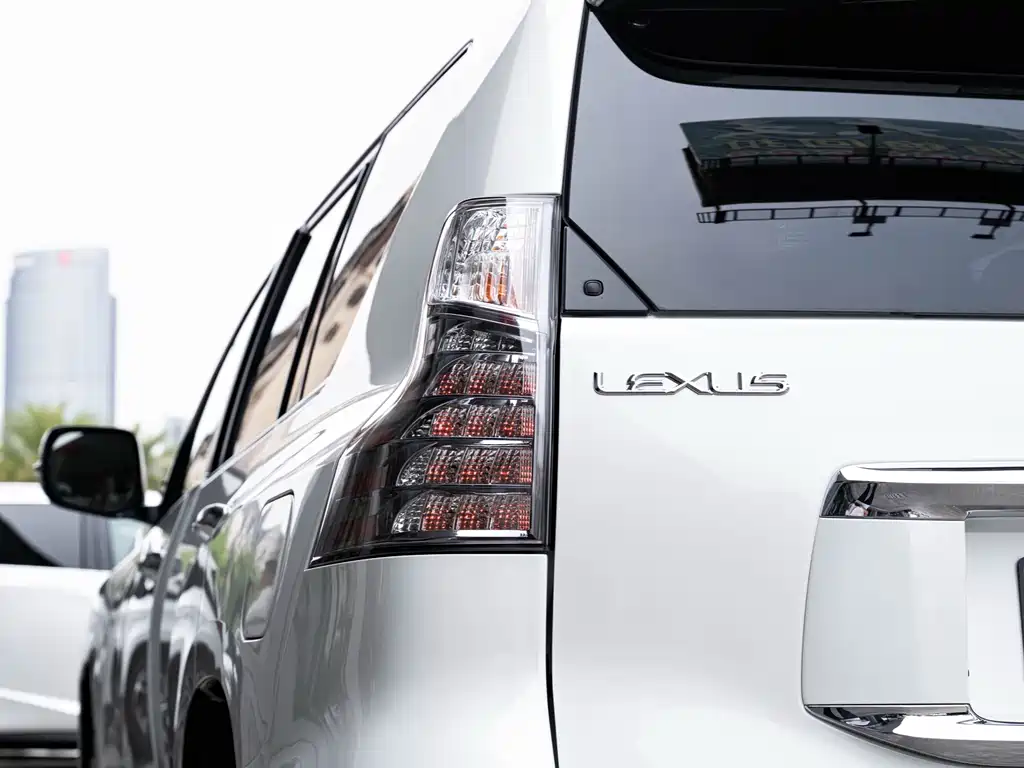 Lexus GX 2017 — фото 7