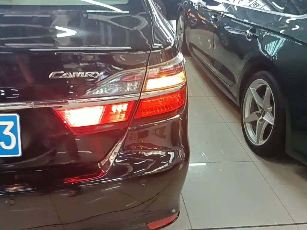 Toyota Camry 2016 — фото 24
