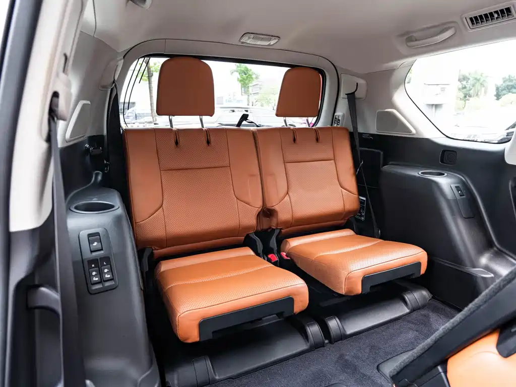 Lexus GX 2017 — фото 11