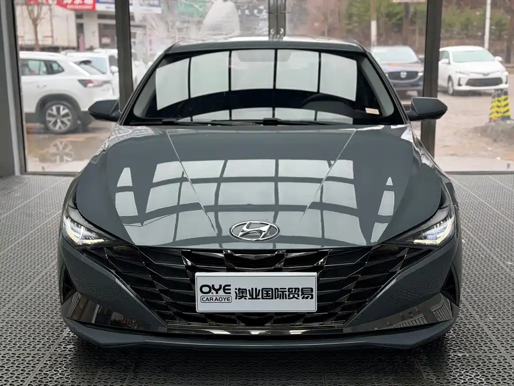 Hyundai Elantra 2023 — фото 3