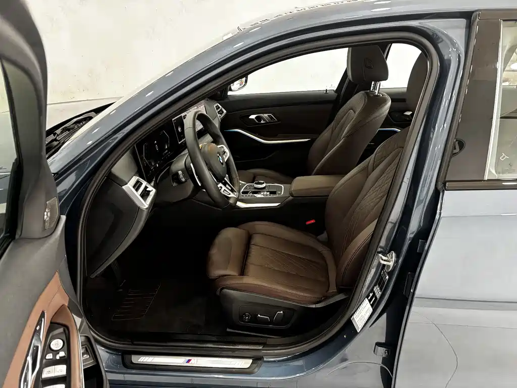 BMW 3 Series 2025 — фото 12