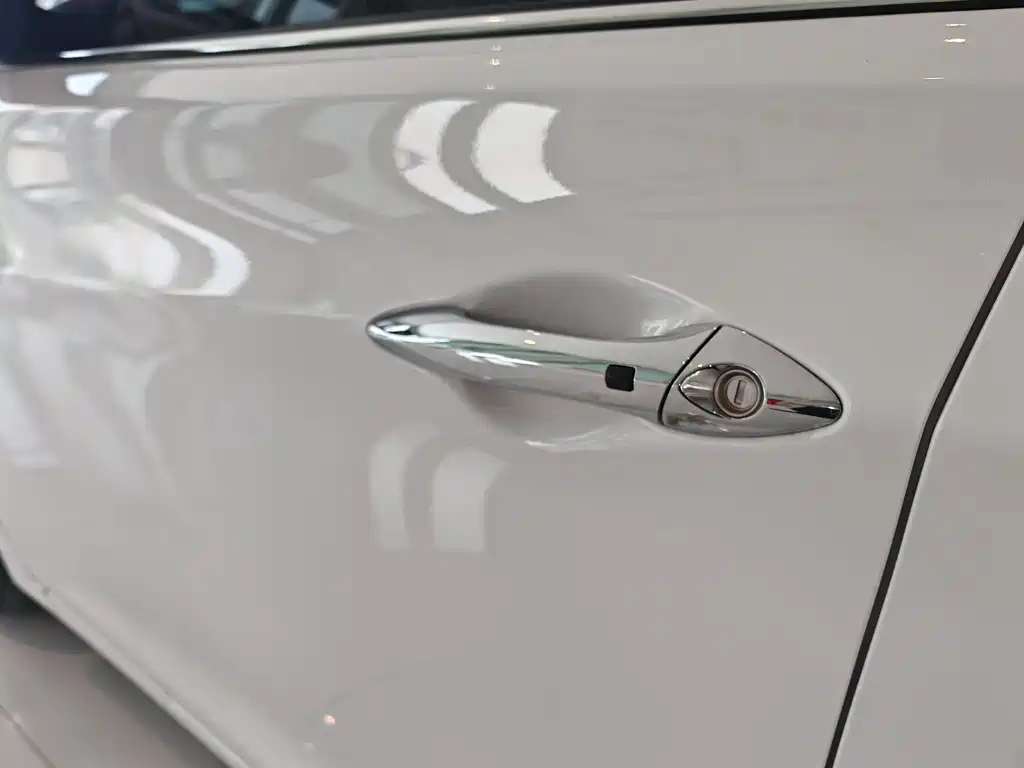 Hyundai Elantra Langdong 2018 — фото 5