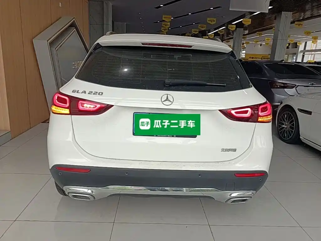 Mercedes-Benz GLA 2024