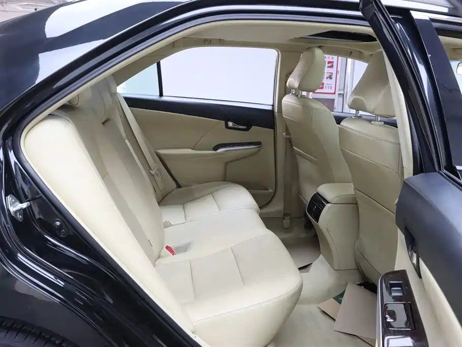 Toyota Camry 2017 — фото 17