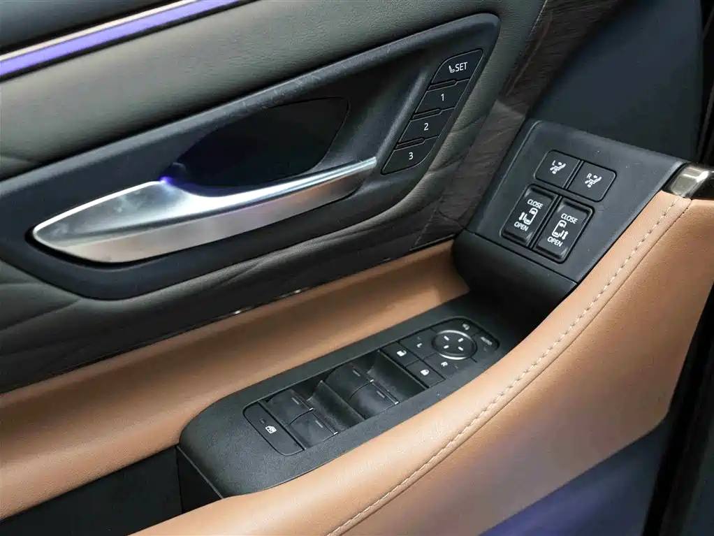 Toyota Alphard 2024 — фото 17