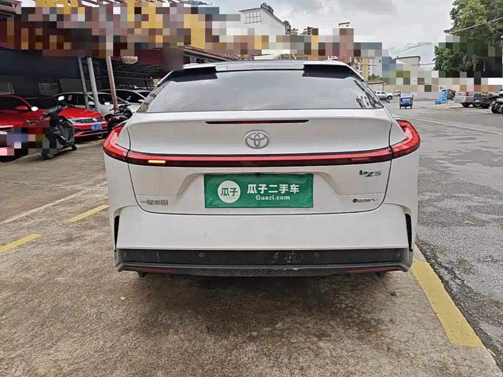Toyota bZ5 2026