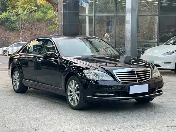 Mercedes-Benz S-Class 2011