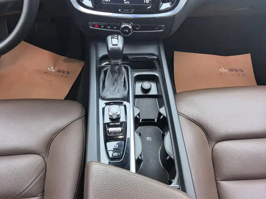 Volvo S60 2021 — фото 16