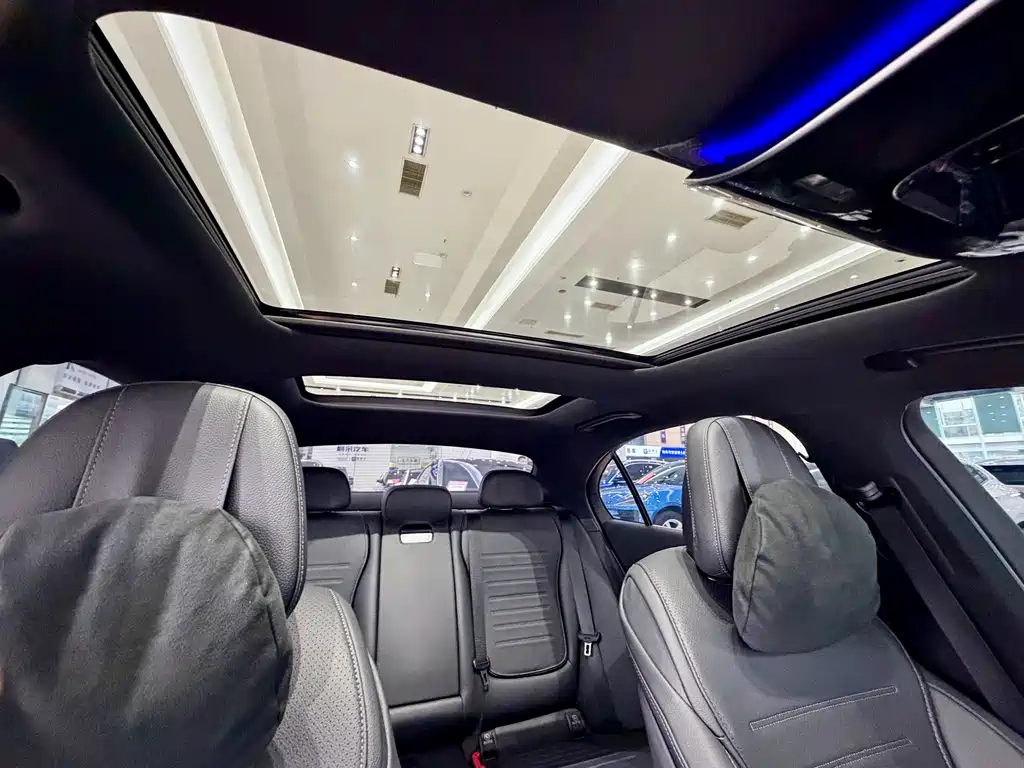 Mercedes-Benz C-Class 2023 — фото 14