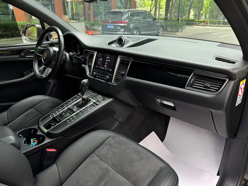 Porsche Macan 2018 — фото 9