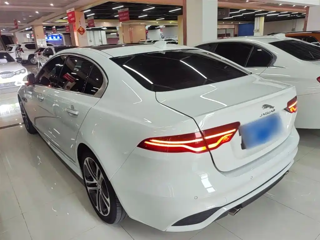 Jaguar XEL 2022 — фото 5