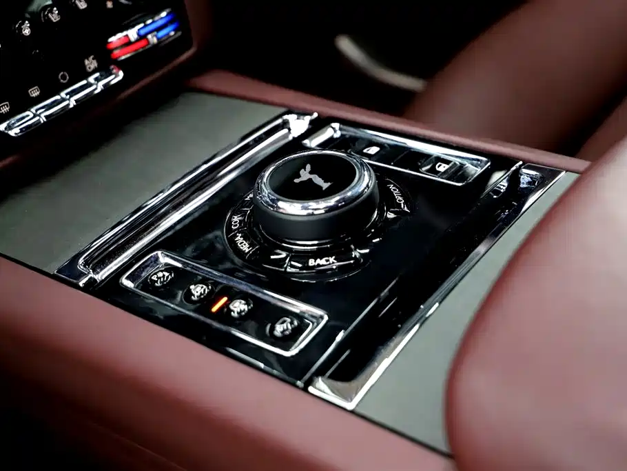 Rolls-Royce Ghost 2021 — фото 10
