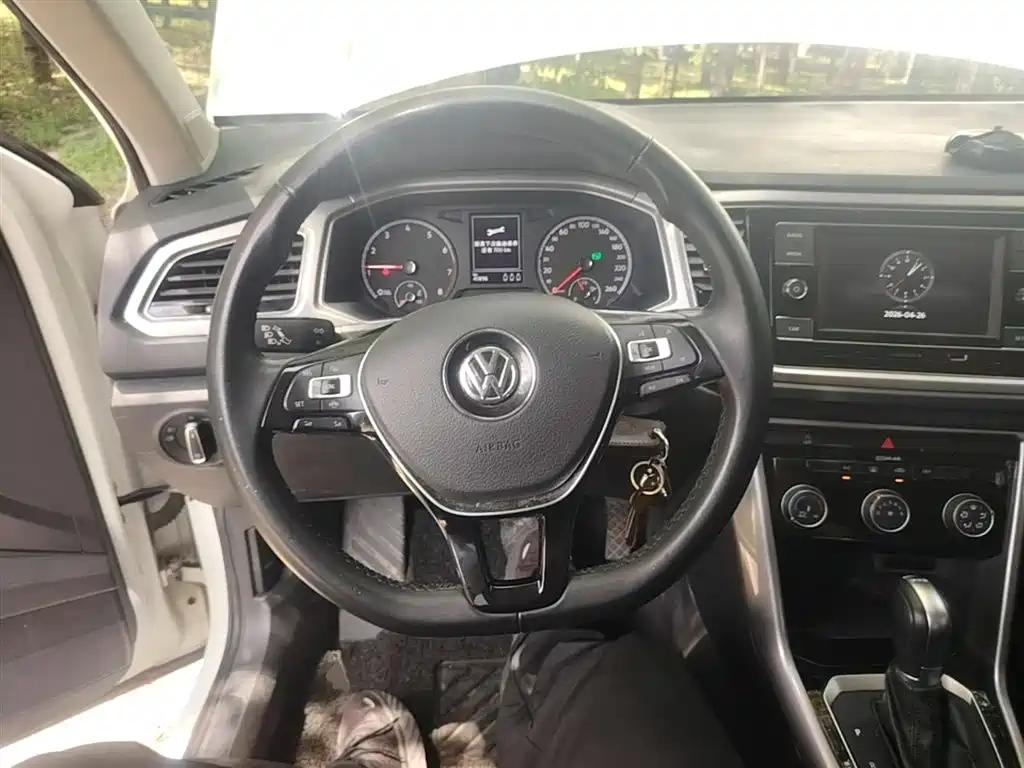 Volkswagen T-Roc 2020 — фото 11