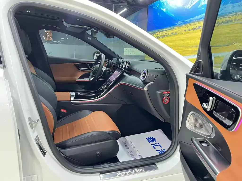 Mercedes-Benz C-Class 2023 — фото 12