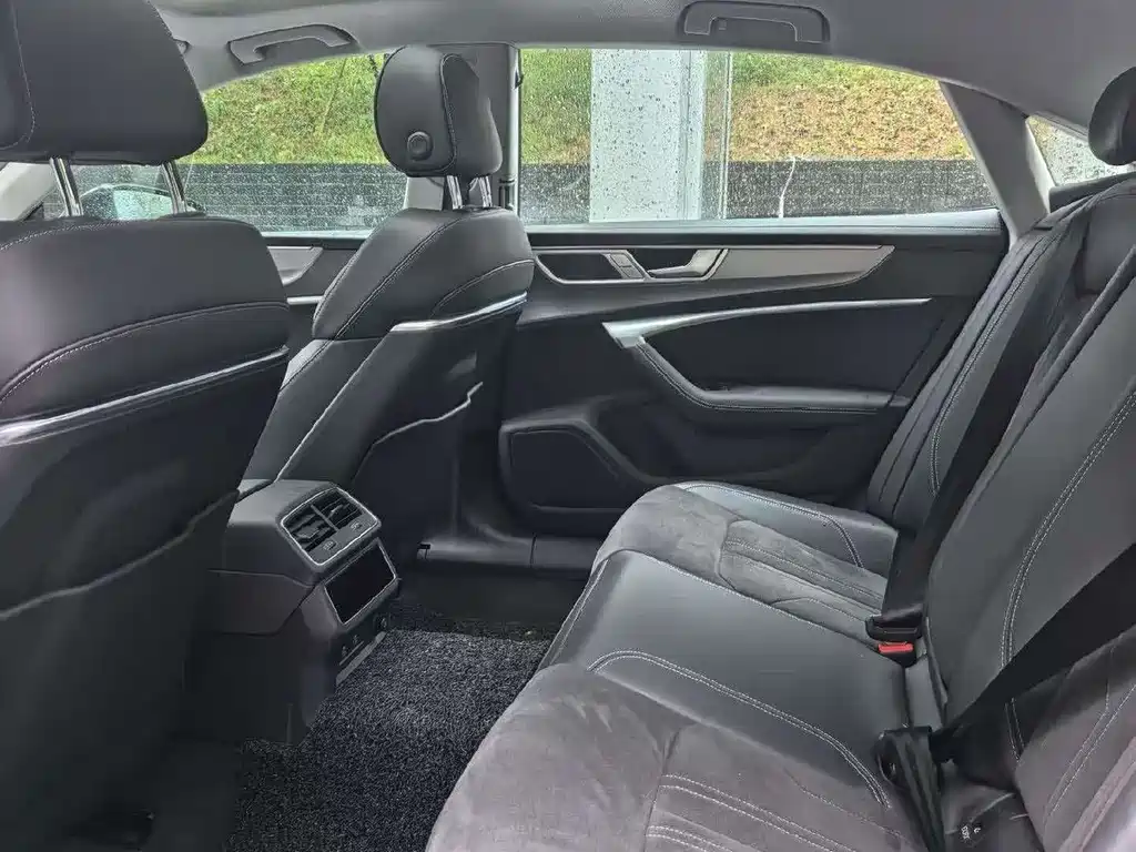 Audi A7L 2024