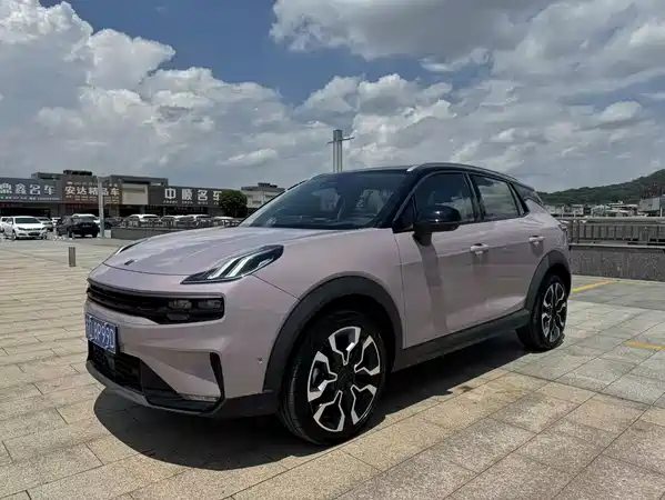 Lynk & Co 06 2022