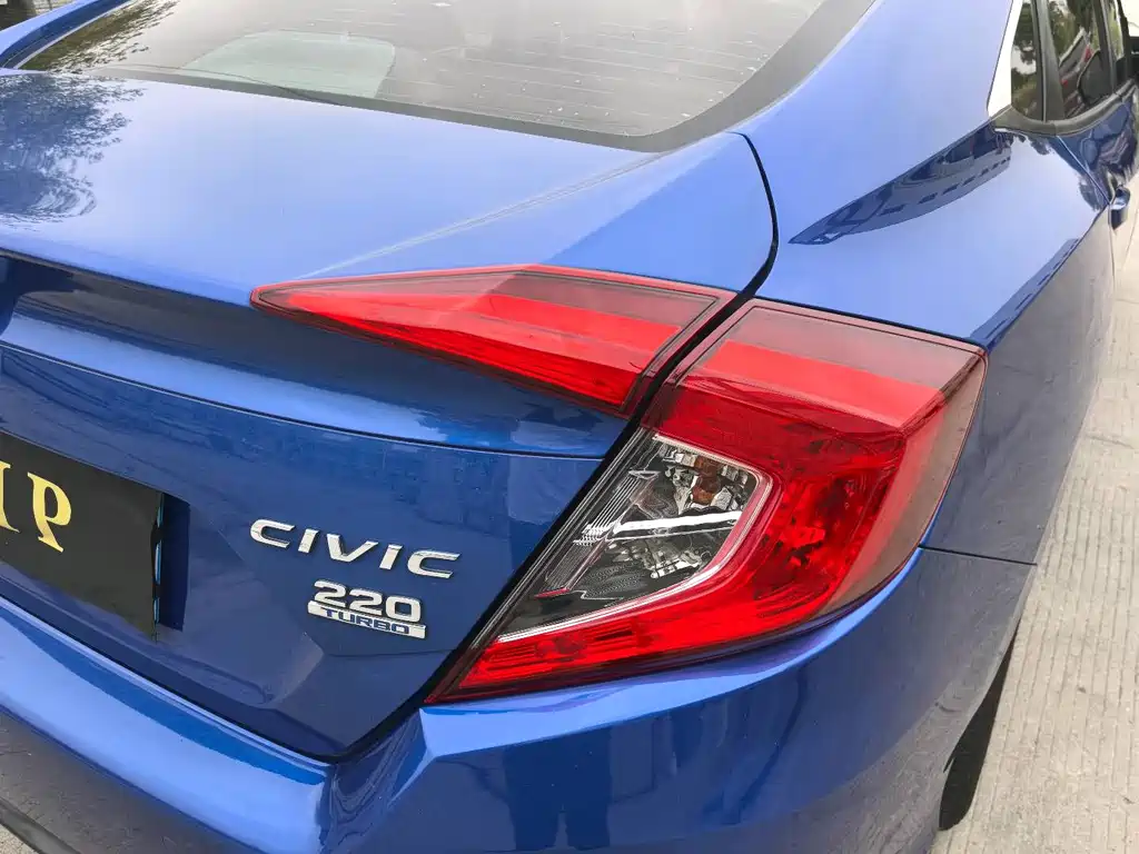 Honda Civic 2018 — фото 17
