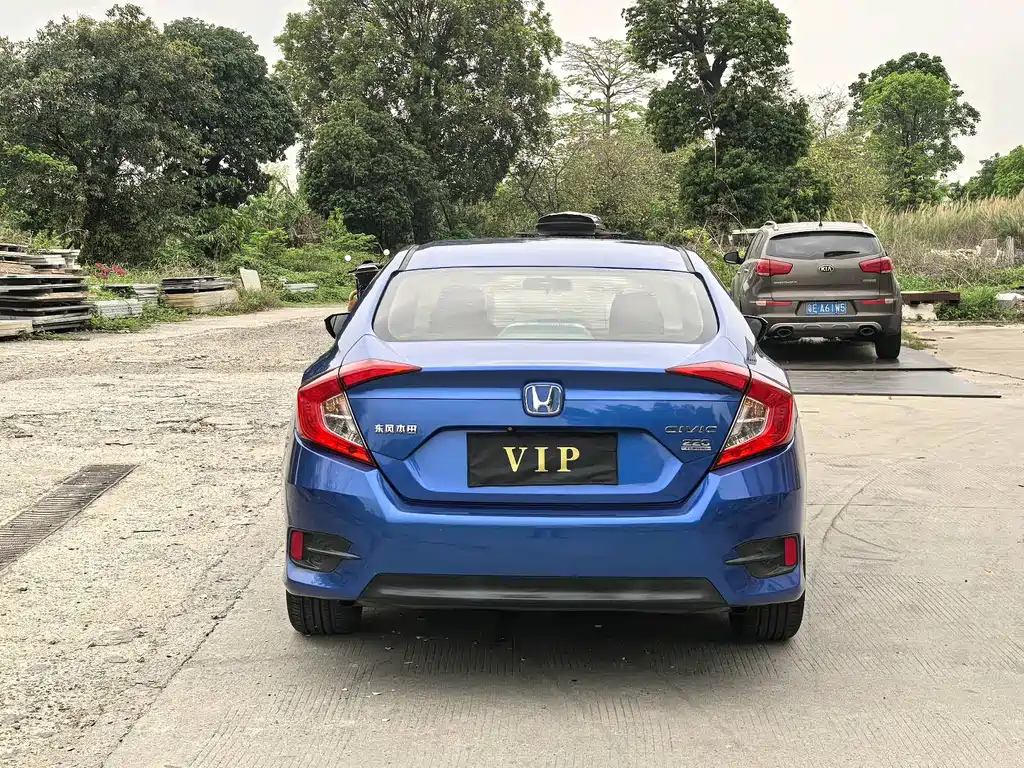 Honda Civic 2018 — фото 11