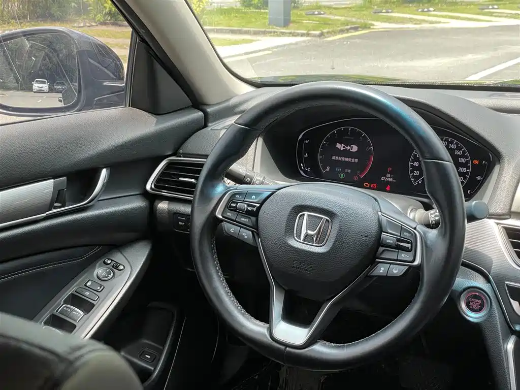 Honda Accord 2019 — фото 17