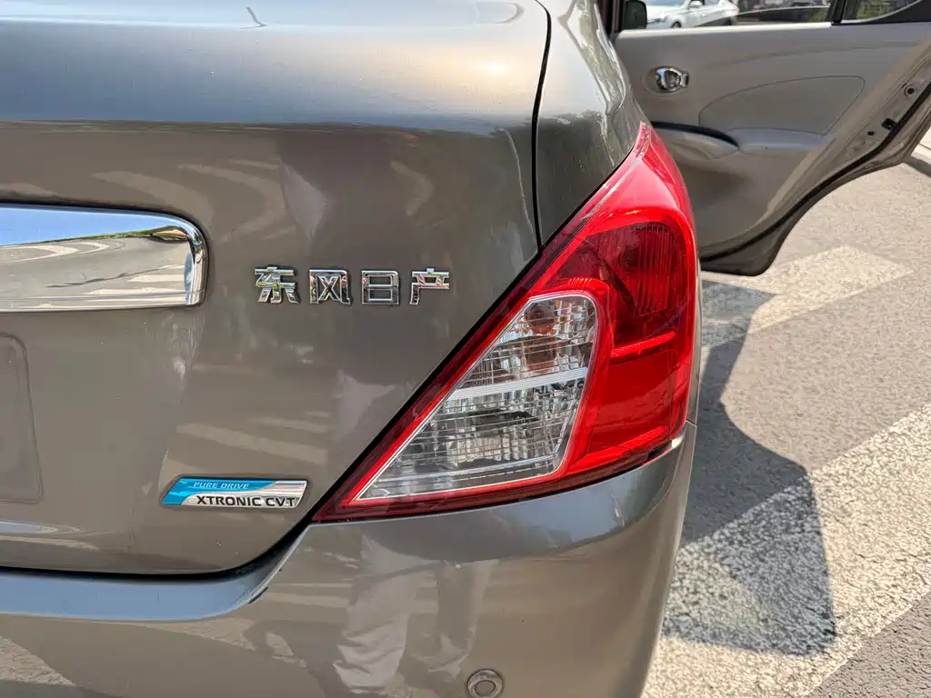 Nissan Sunny 2016 — фото 21