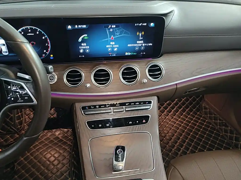 Mercedes-Benz E-Class 2023 — фото 13