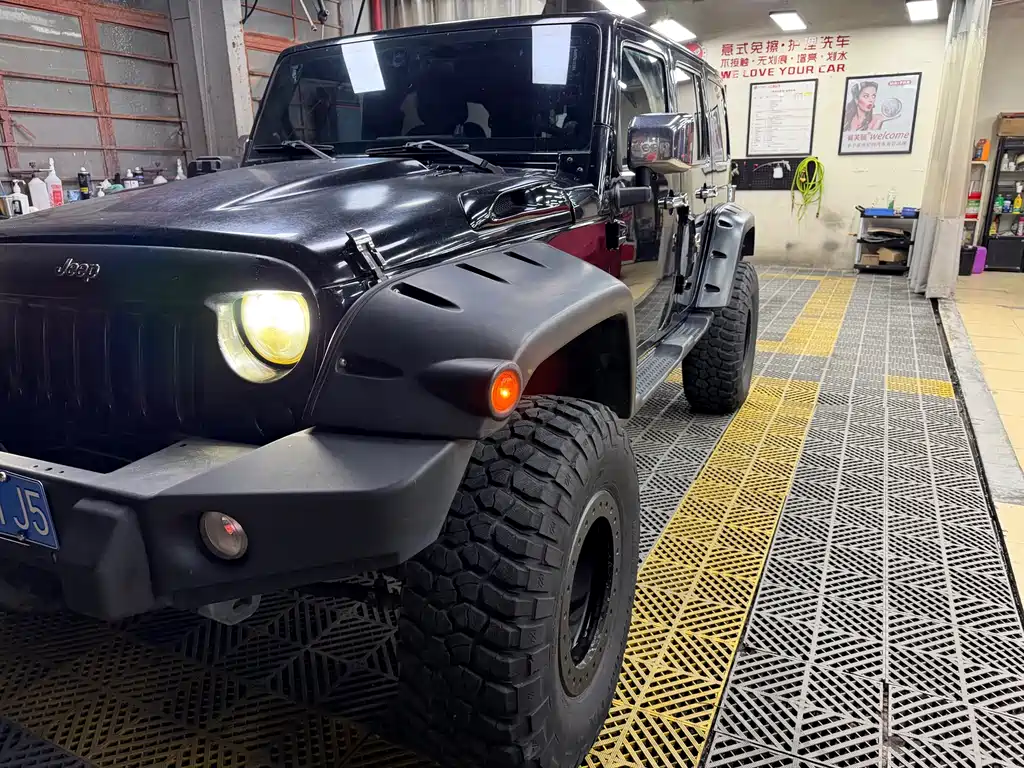 Jeep Wrangler 2012 — фото 43