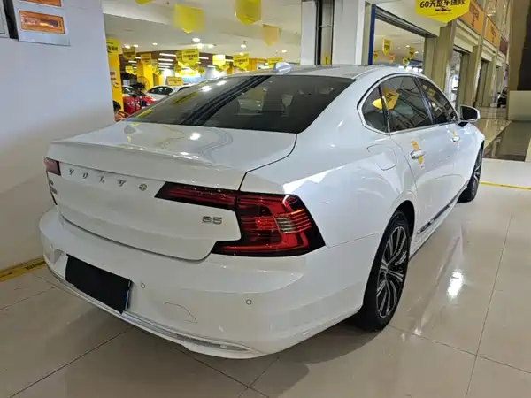 Volvo S90 2022