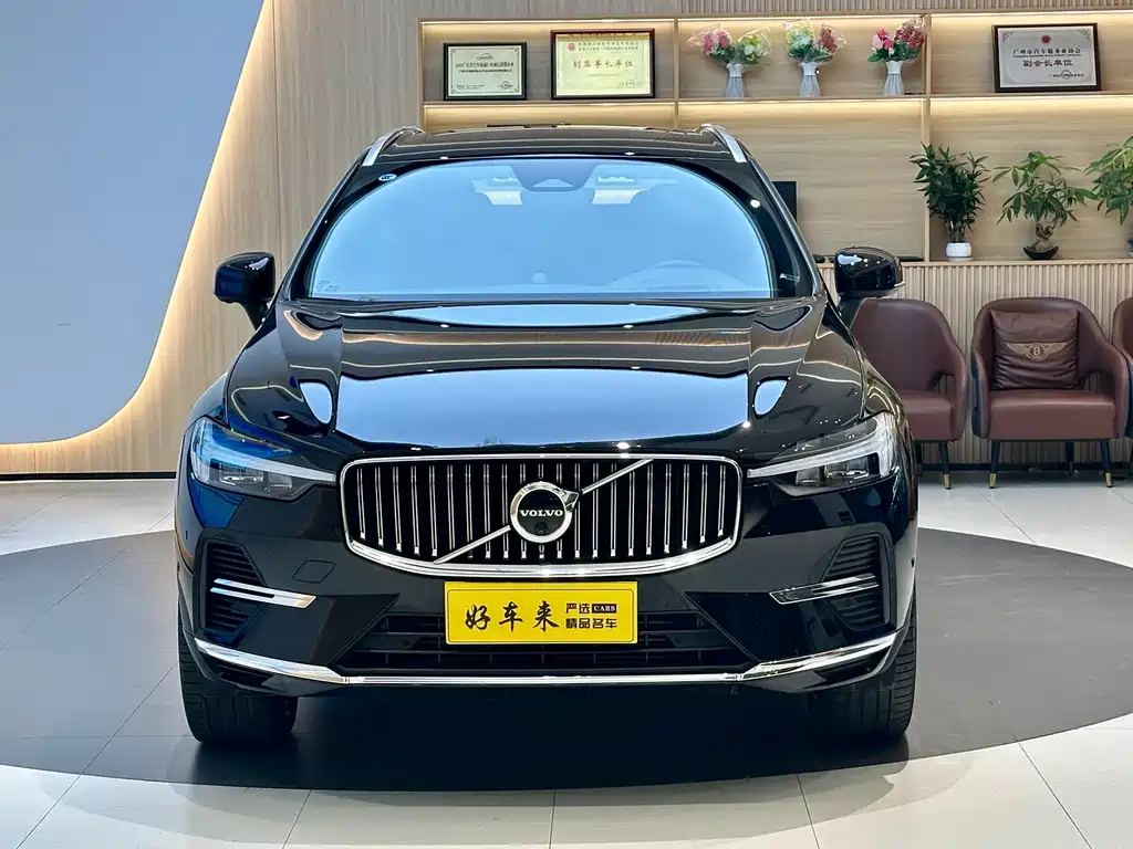 Volvo XC60 PHEV 2024 — фото 2