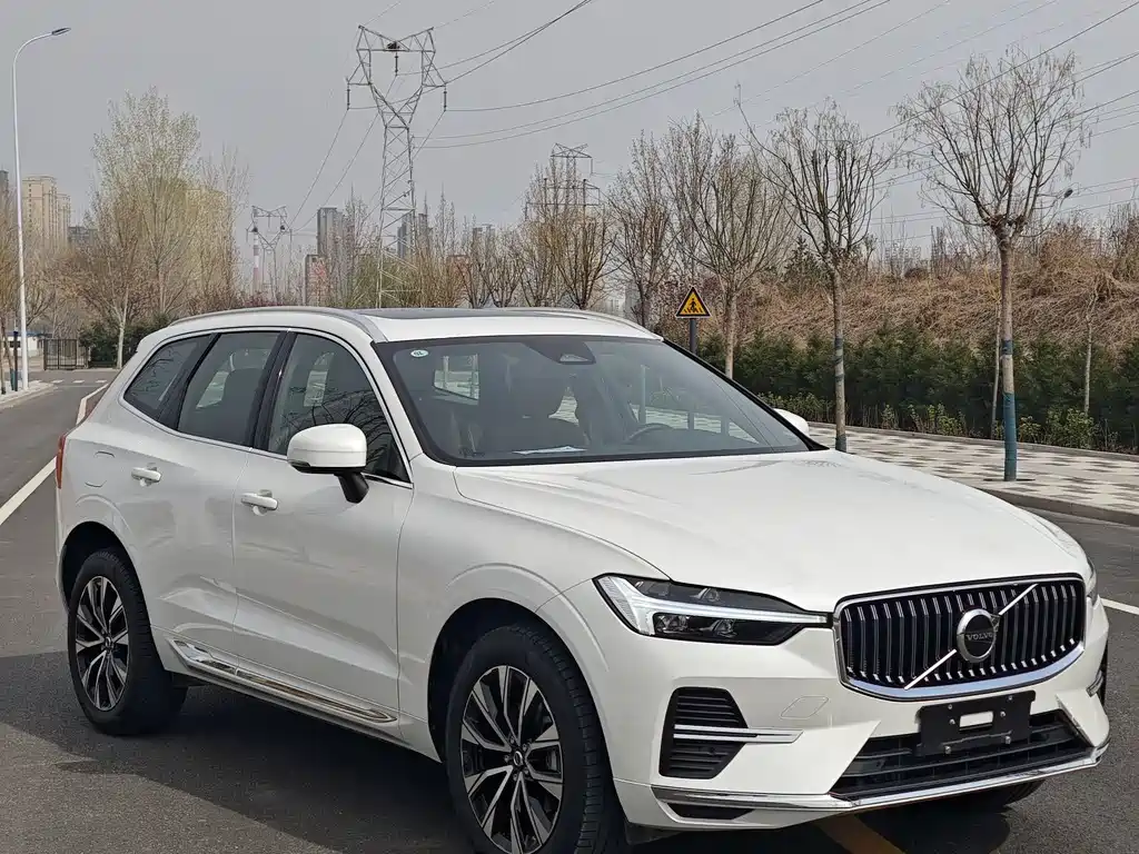 Volvo XC60 2025 — фото 3