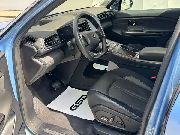 NIO ES6 2020