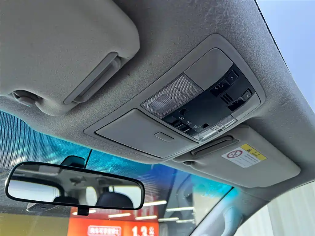 Toyota Prado 2015 — фото 22