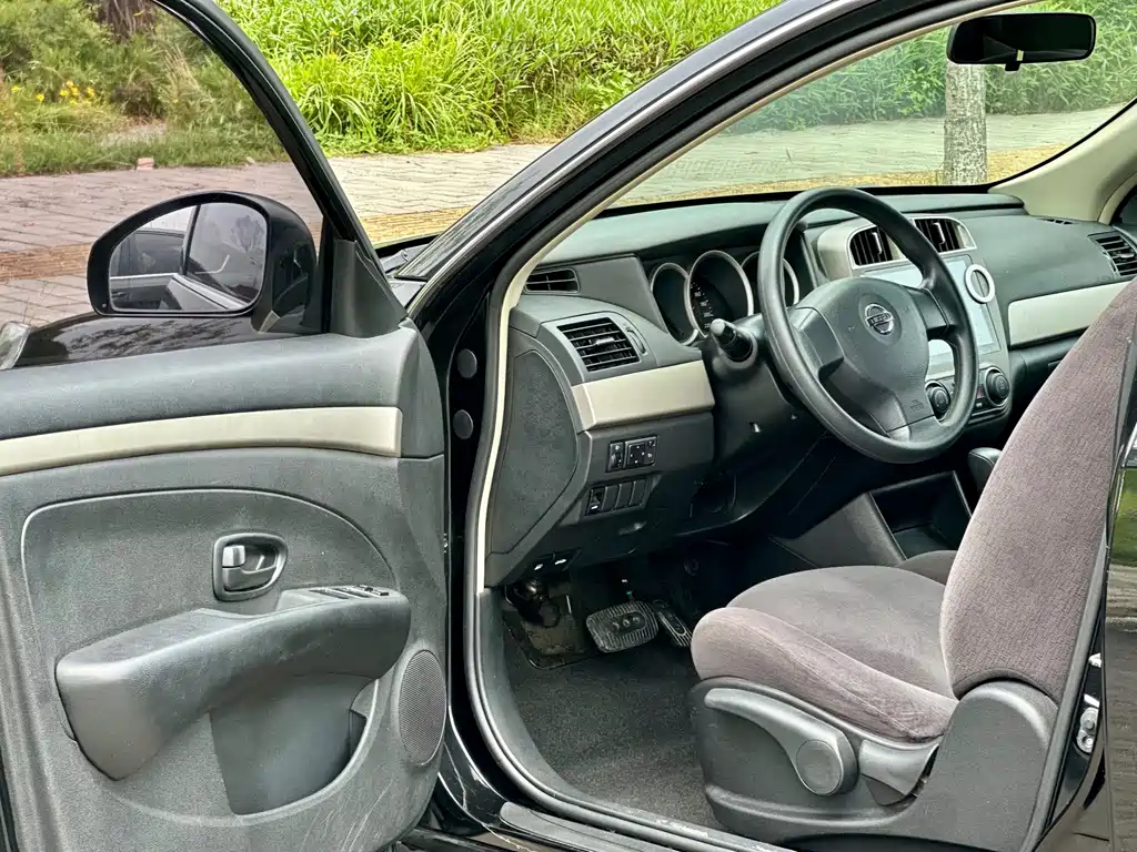 Nissan Sylphy 2018 — фото 17