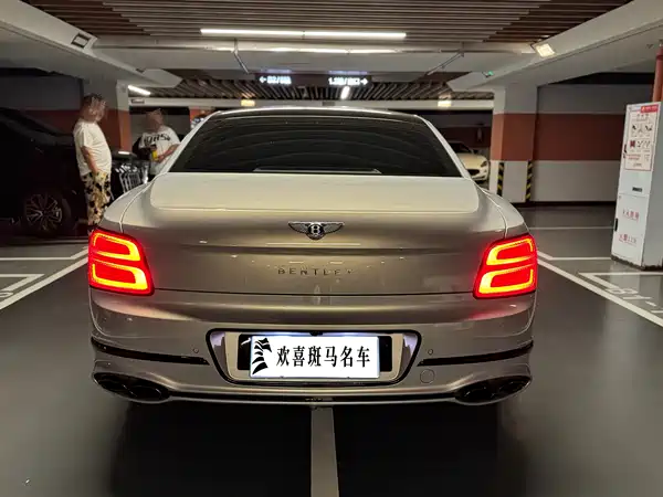 Bentley Flying Spur 2023