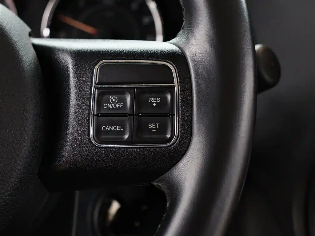 Jeep Wrangler 2017 — фото 12