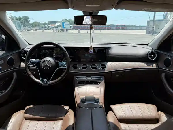 Mercedes-Benz E-Class 2022