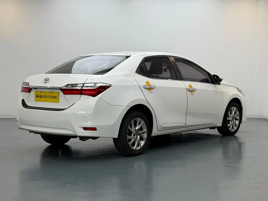 Toyota Corolla 2017 — фото 13