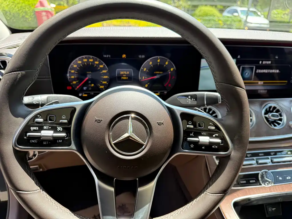 Mercedes-Benz E-Class 2020 — фото 24