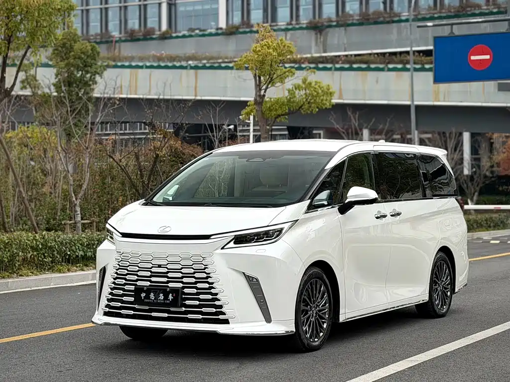 Lexus LM 2024