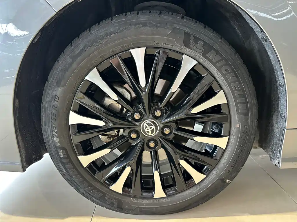 Toyota Alphard 2023 — фото 27