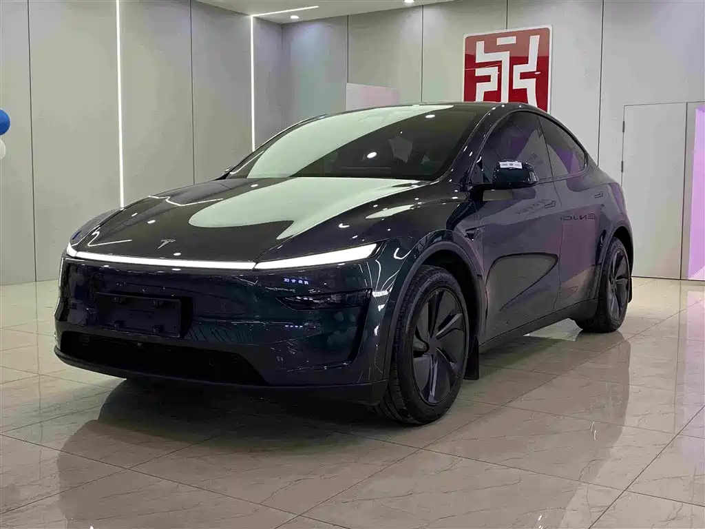 Tesla Model Y 2026 — фото 1