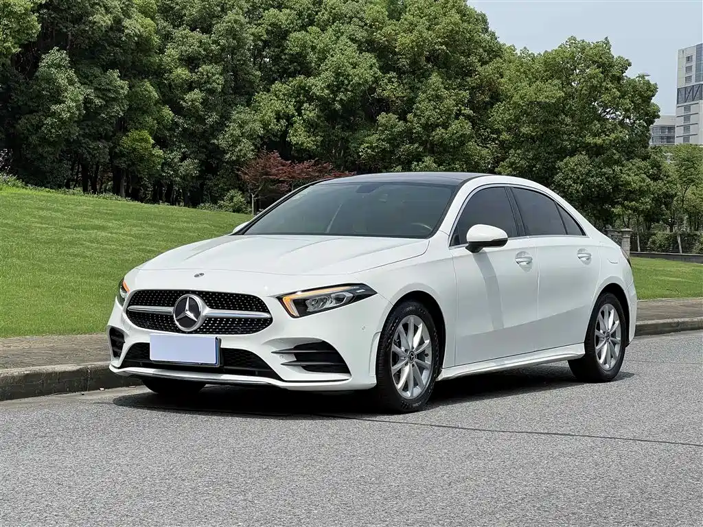 Mercedes-Benz A-Class 2019 — фото 1