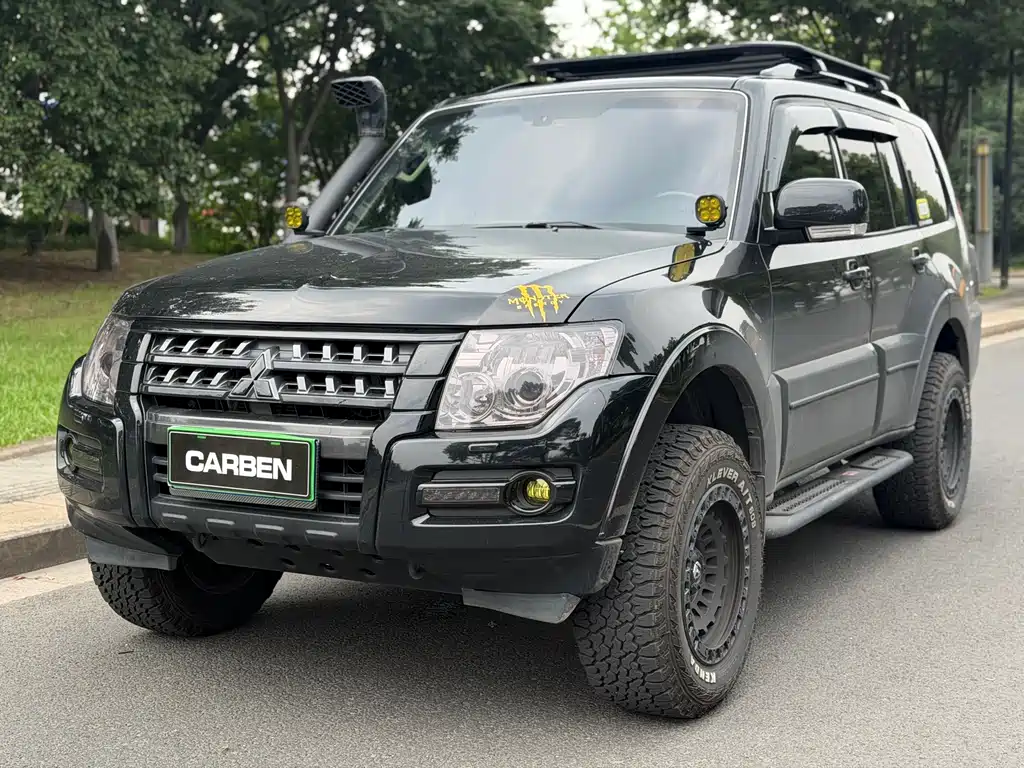 Mitsubishi Pajero 2016