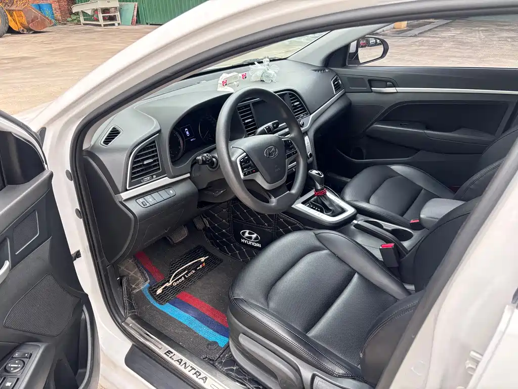 Hyundai Elantra 2019 — фото 4