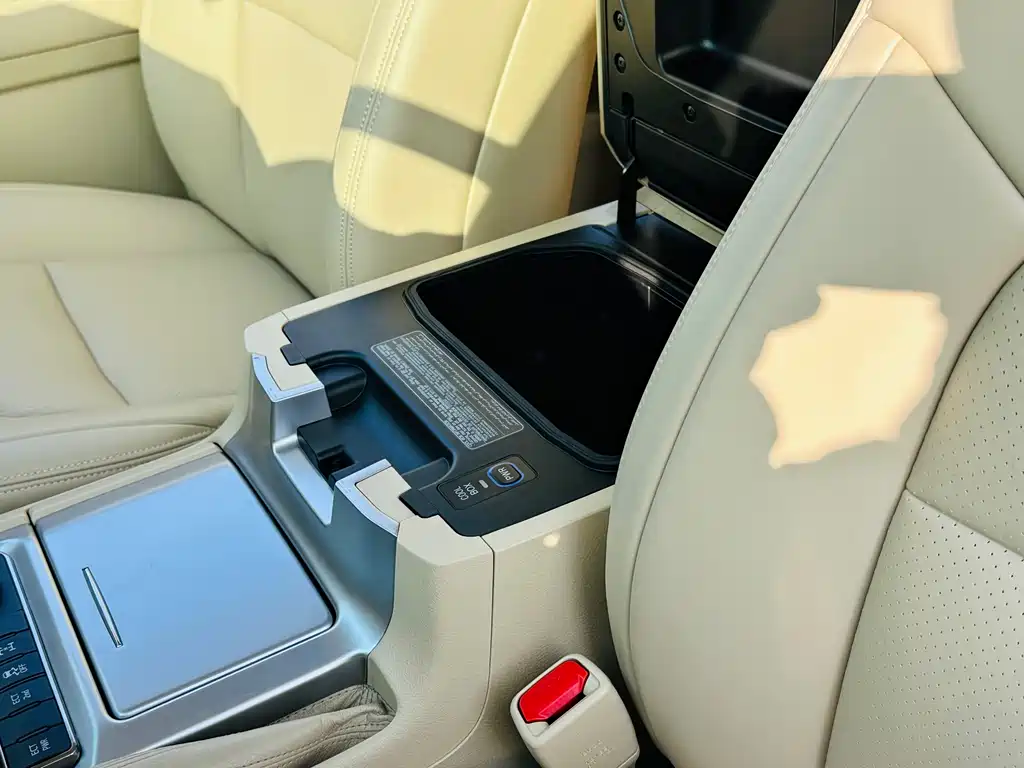 Toyota Land Cruiser 2018 — фото 17