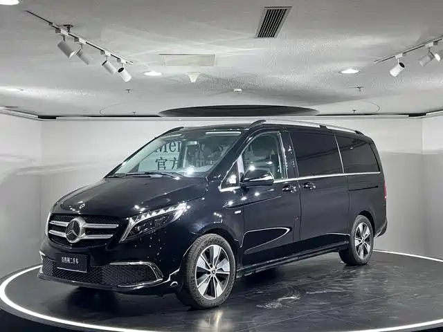 Mercedes-Benz V-Class 2023 — фото 1
