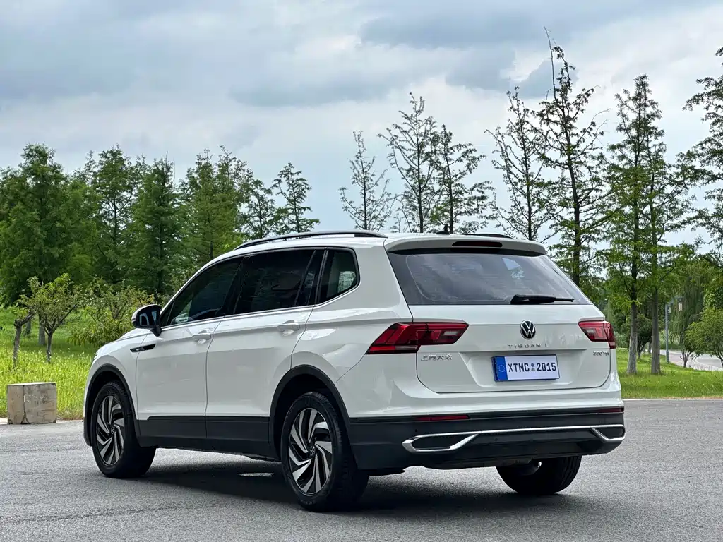 Volkswagen Tiguan L 2022 — фото 15